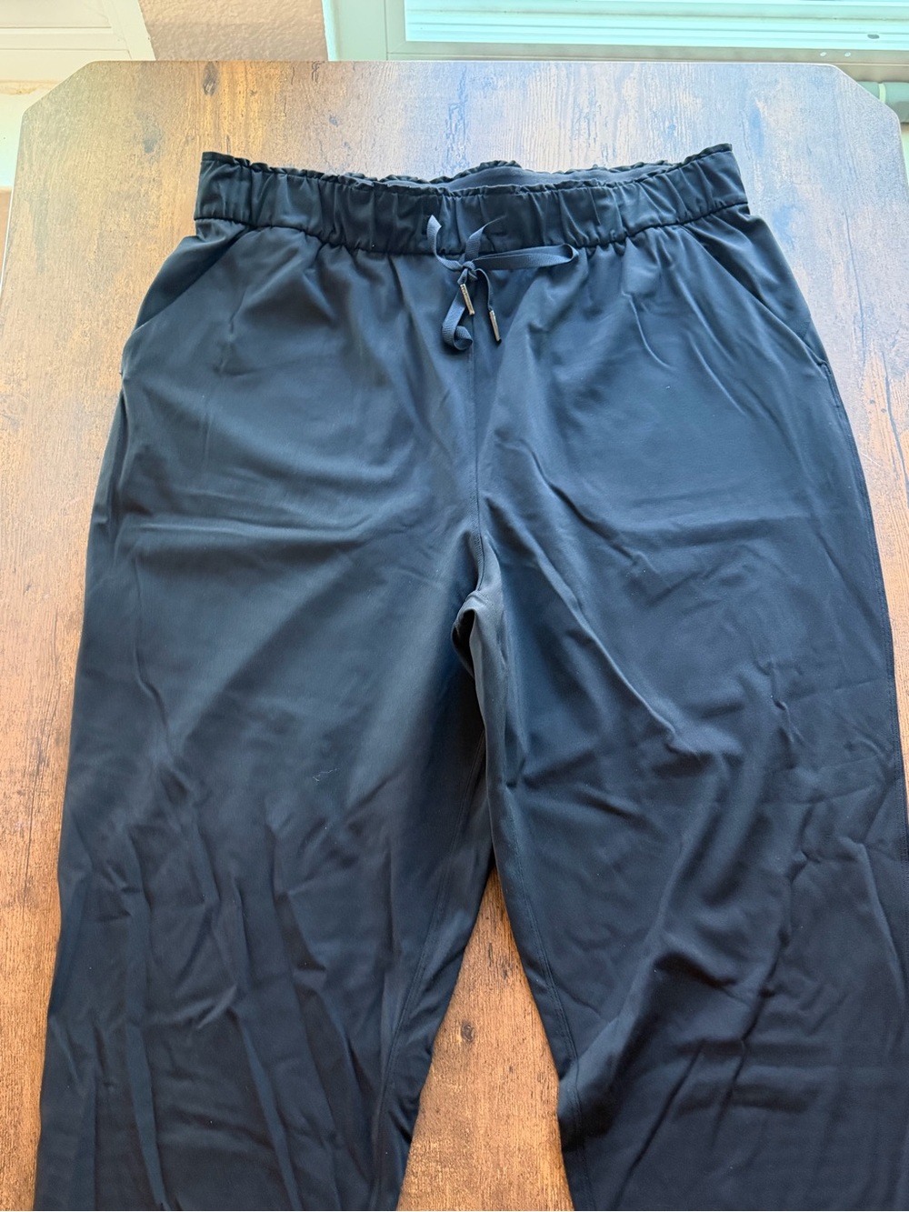 Lululemon black joggers/ track pants size 12